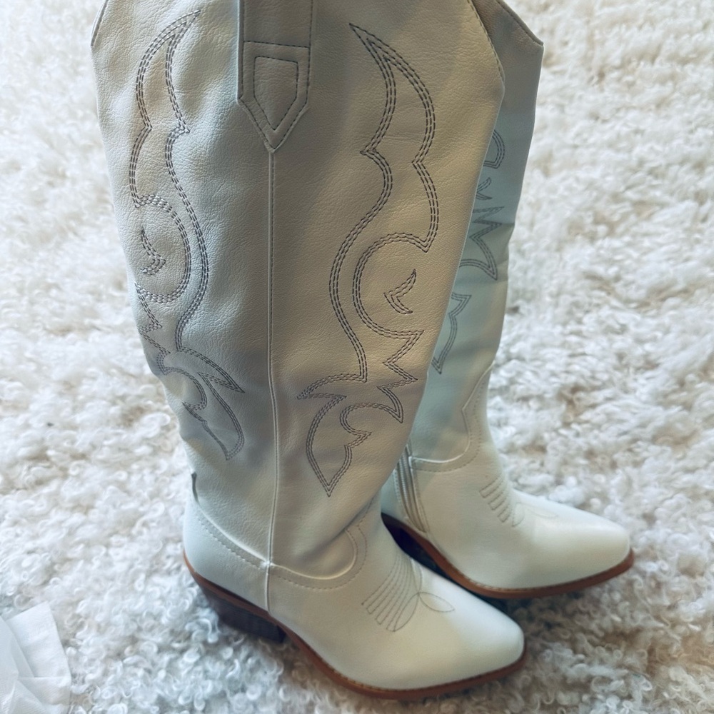 Amazon White Heeled Western Boots